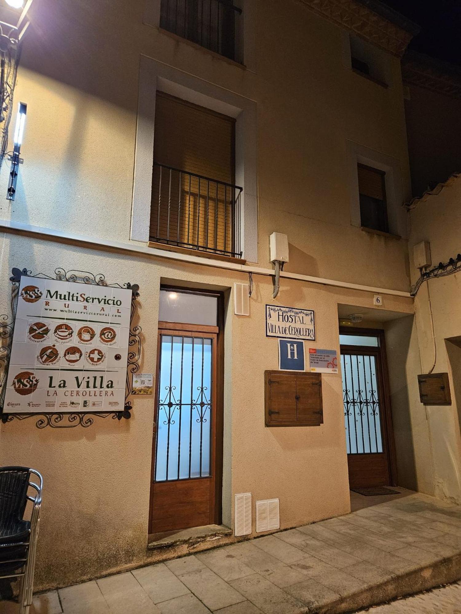 Hostal * La Cerollera